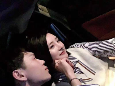 女孩谈恋爱后很少和父母联系